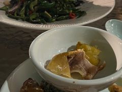 -头上红煨盐鸡·非遗院子餐厅