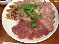 -雪乡人家东北菜·铁锅炖一切(高斯路店)