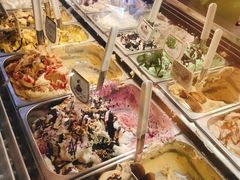 -Gelateria Dondoli