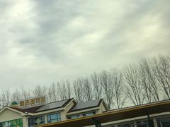 -窦店服务区-停车场