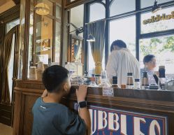 点击看大图 靠窗位-IMUSE BARBER SHOP
