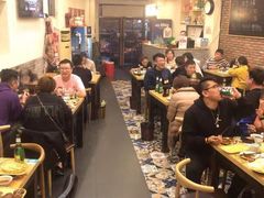大堂-超越炭火牛蛙火锅鸡(河东店)