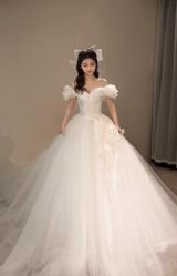 -Renee芮亦婚纱(原丽莎)