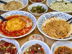 -李与白包子铺(桐梓林店)