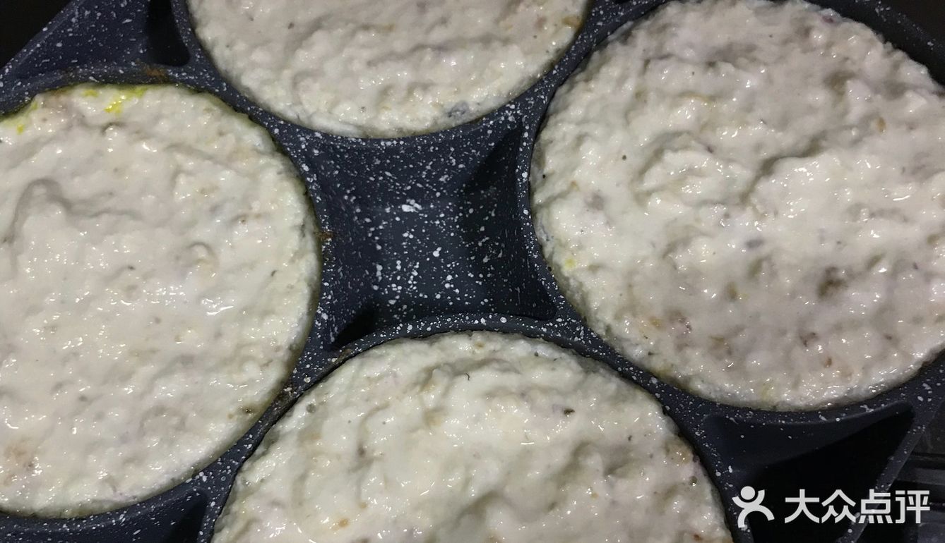 新鲜玉米、白糖、炼乳、食用油、水、酵母