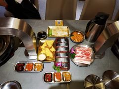 -围炉肉舍•炭烤活鳗•丹东海鲜烤肉(步行街店)