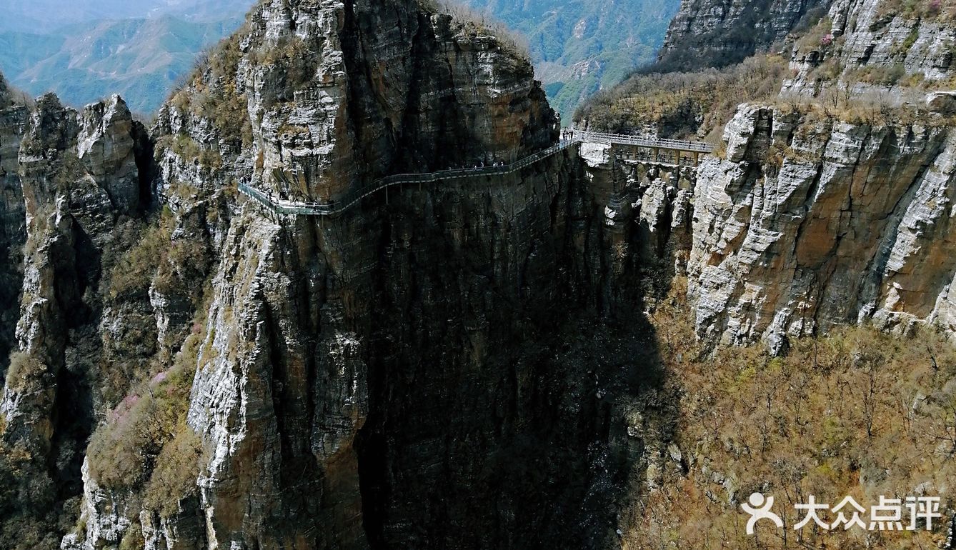 北方的“小黄山”,玻璃栈道让你心惊胆跳