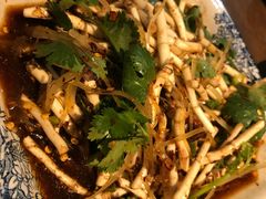 莴笋拌折耳根-阿婉贵州苗家酸汤鱼(梅林店)