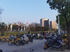 -东方体育中心(地铁站)