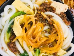 -丽虹云南过桥米线(兴工街店)
