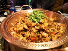-沪小二炭火蛙锅(淮海中路美食不夜城店)
