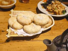 -老牌坊云南鱼豆花火锅(爱建店)