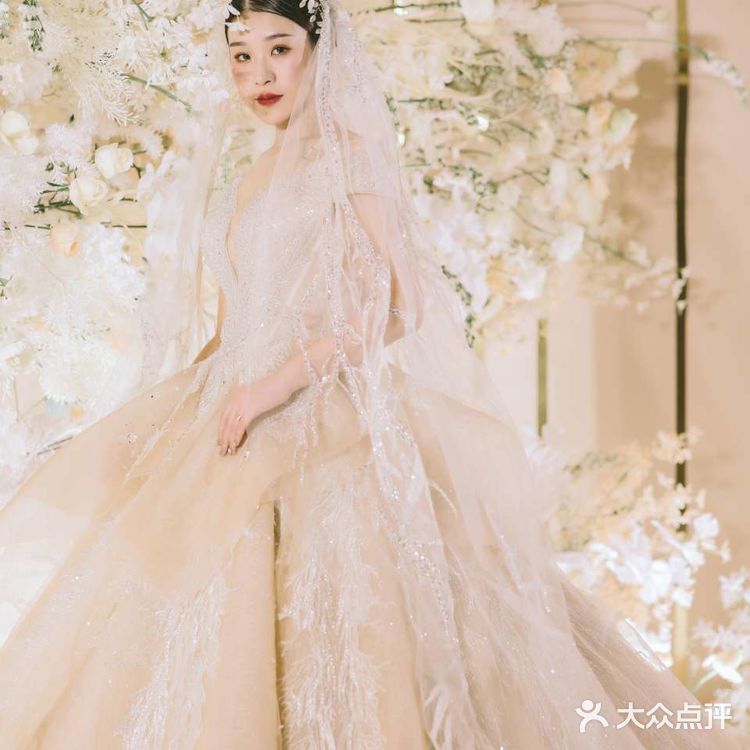 婚礼上自然流露的幸福感让现场更有温馨浪漫的氛围