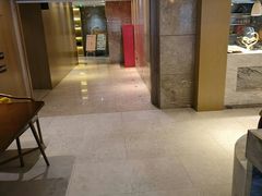 -杭州西湖湖滨银泰亚朵酒店