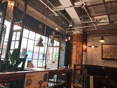 靠窗位-机器人火炉披萨