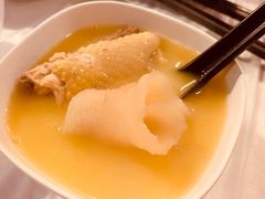 -鲜入围煮花胶鸡海鲜火锅