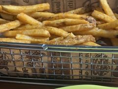 -BHC炸鸡(明洞总店)