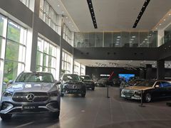 -奔驰上海利星(七宝店)