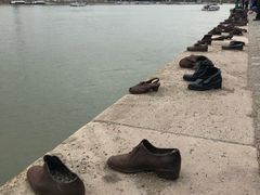 -多瑙河畔鞋履雕塑