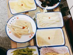 -贤合庄卤味火锅(济南泉城路店)