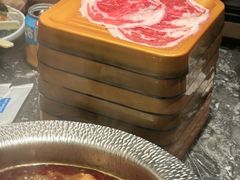 -牛YO寿喜烧·铁板烧和牛火锅自助(市府恒隆店)