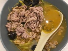 秘制酸汤肥牛-鹿港小镇(悠唐店)