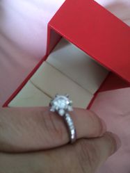 -威德钻石-克拉钻大本营(南京东路店)