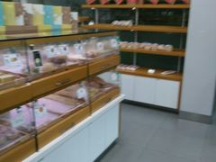 面包甜点陈列柜-仟吉(沿港路店)