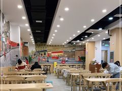 大堂-江城燕子大排档(江汉路步行街店)