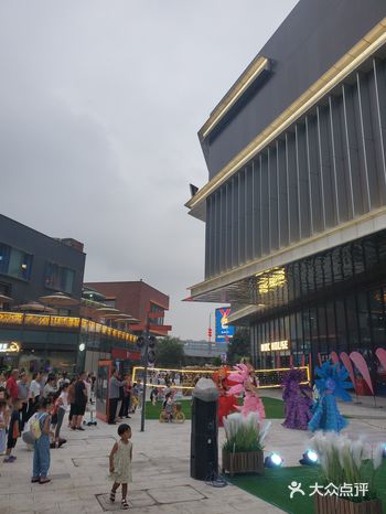 又一新商业街区开放，还不来打卡？
