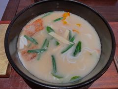 -银米·云南传统过桥米线(双廊黑金冠店)