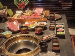 -铭牛烧肉·和牛海鲜自助(高新月牙湖店)