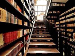 -钟书阁(松江泰晤士小镇店)