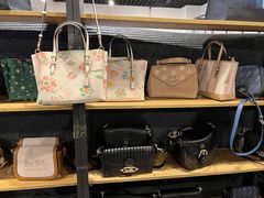 -王府井奥莱临潼小镇(临潼店)