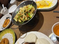 -东口码头·烧鸽子·鱼头泡饼·地方菜(金鹰悦城店)