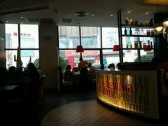 -必胜客(武汉欢乐谷店)