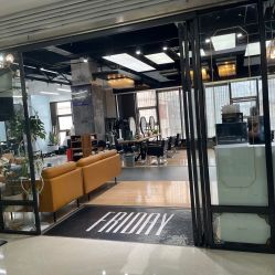 -FRIDAY星期五专业美发沙龙