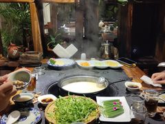 -大匠工房古船木艺术餐厅·猪肚鸡专门店(长白仙岛店)