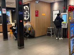 -麦当劳(上海虹桥站30B检票口楼上)