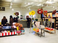 -LINE FRIENDS Garosu-gil Flagship Store