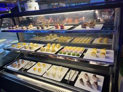 面包甜点陈列柜-乔哥铭洋海鲜自助(皇城恒隆广场店)
