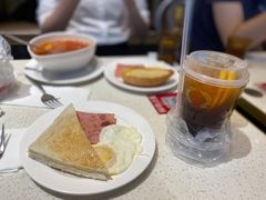 牛油多士-香港新发烧腊茶餐厅(万象店)