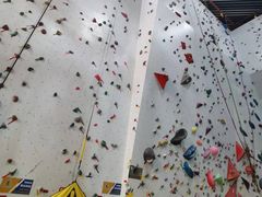 -山之巅攀岩馆(太古城店)