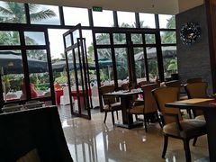 -三亚湾海居铂尔曼度假酒店