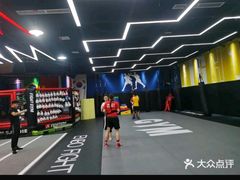 -成杰格斗·拳击·柔术·防身术(建设路店)