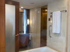 -汕尾巴黎半岛酒店