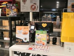 面包甜点陈列柜-麦当劳(东直门外大街店)