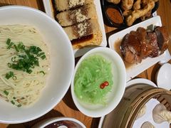 -诚铭记·虾仁汤包·成都小吃(融创店)