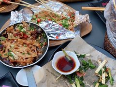 -何师烧烤Pro ·江湖川菜·小龙虾·精酿(太古里旗舰店)