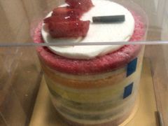 彩虹蛋糕切片-巴黎贝甜(好世界店)